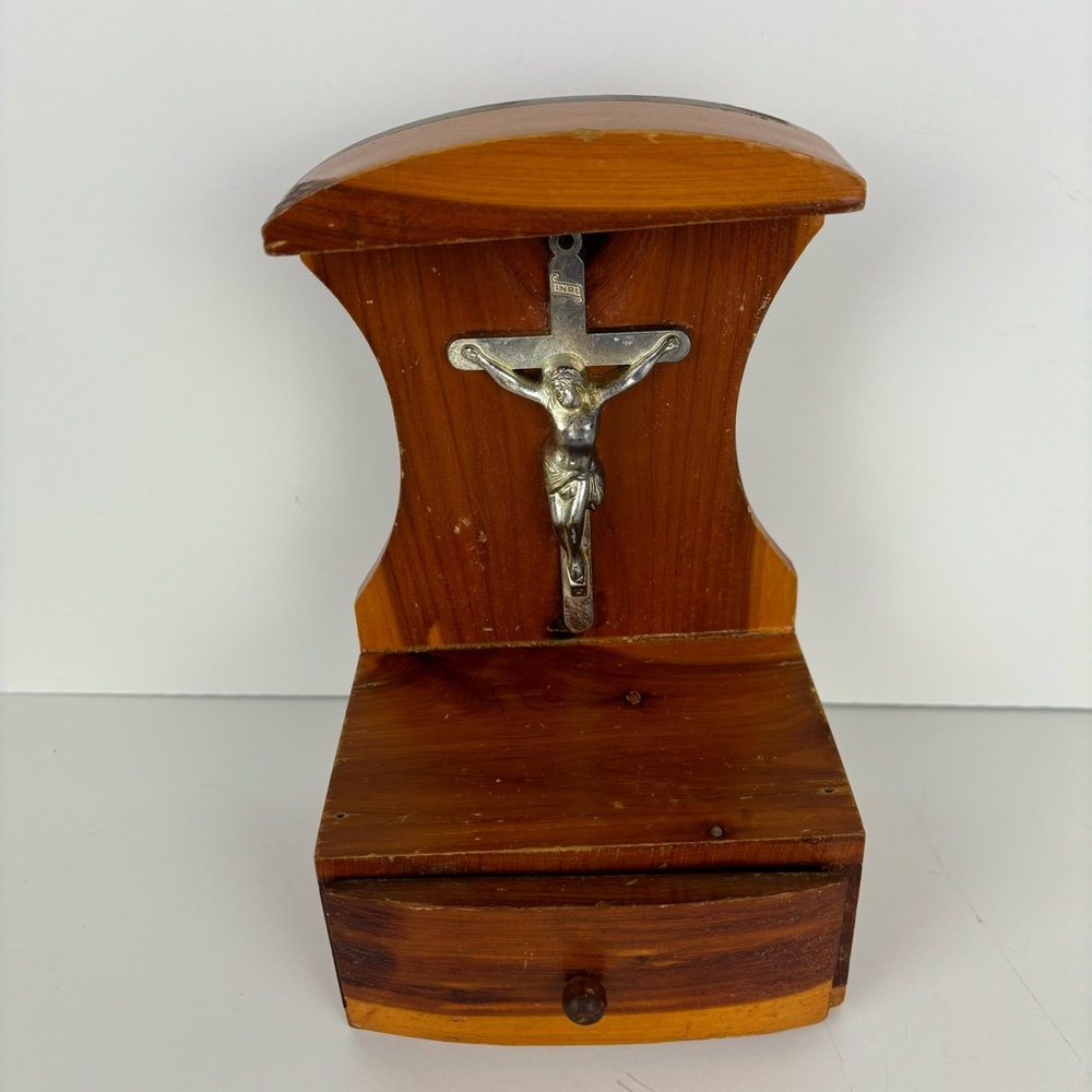 Christian Crucifix Alter Rosary Holder-vintage souvenir-WV